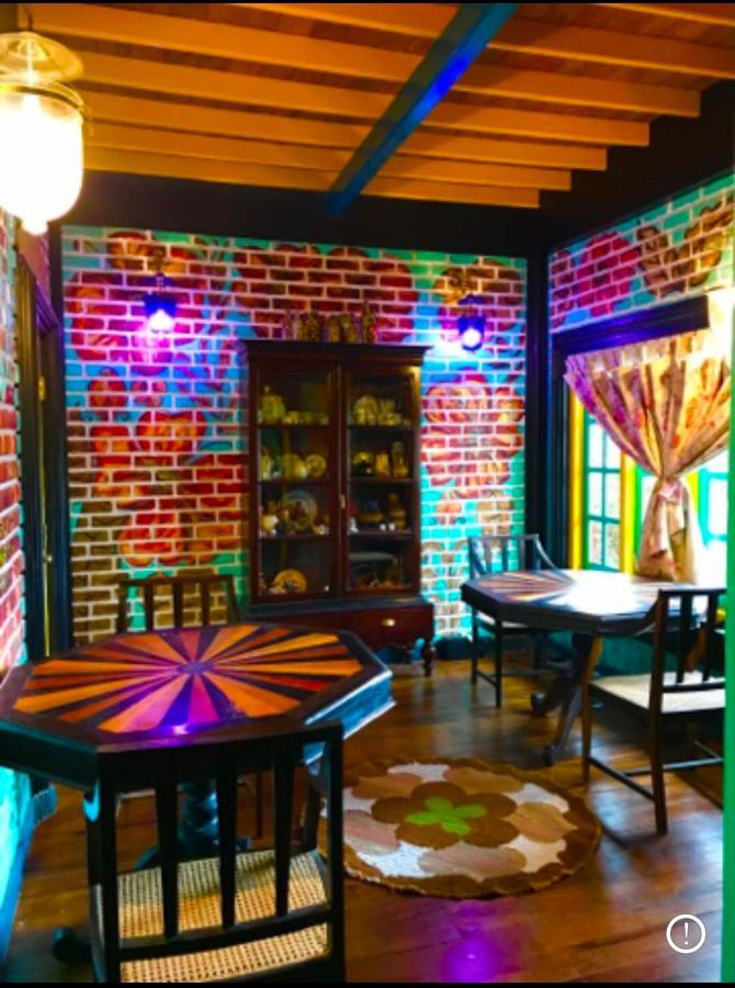 נוארה אליה Serendipity Lake Artistic Bungalow By Heidis Home מראה חיצוני תמונה